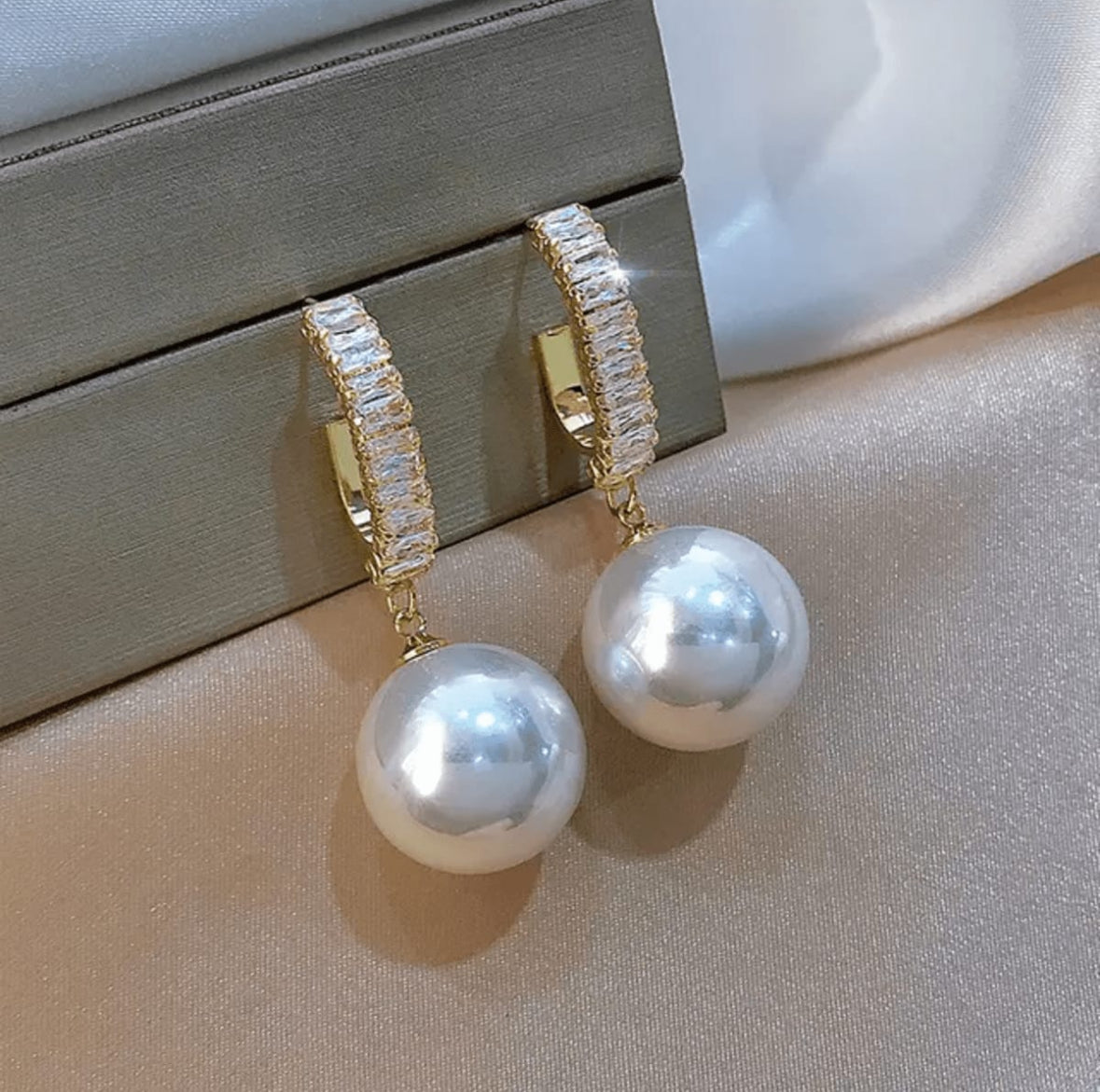 Big hanging pearl earnings