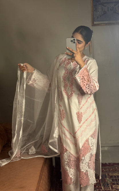 Suroor Blush Set – 3-Piece Embroidered Suit