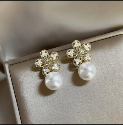 Crystal flower shape earnings