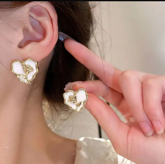 Rose heart earring