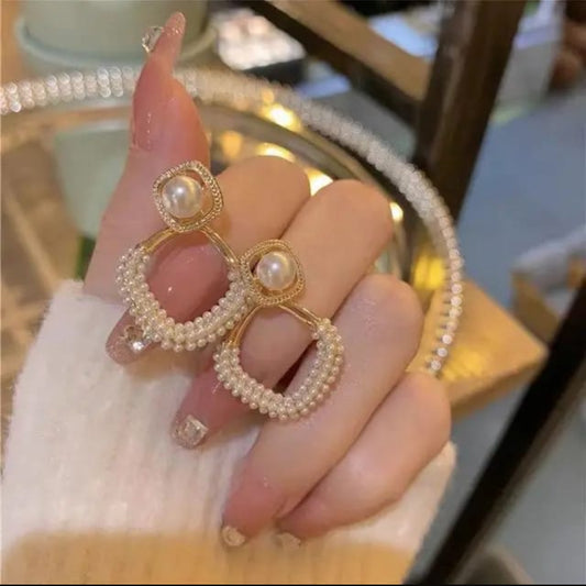 Cute pearl earnings