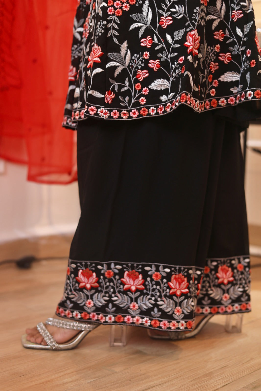 Raat Rani – Midnight Blossom Elegance