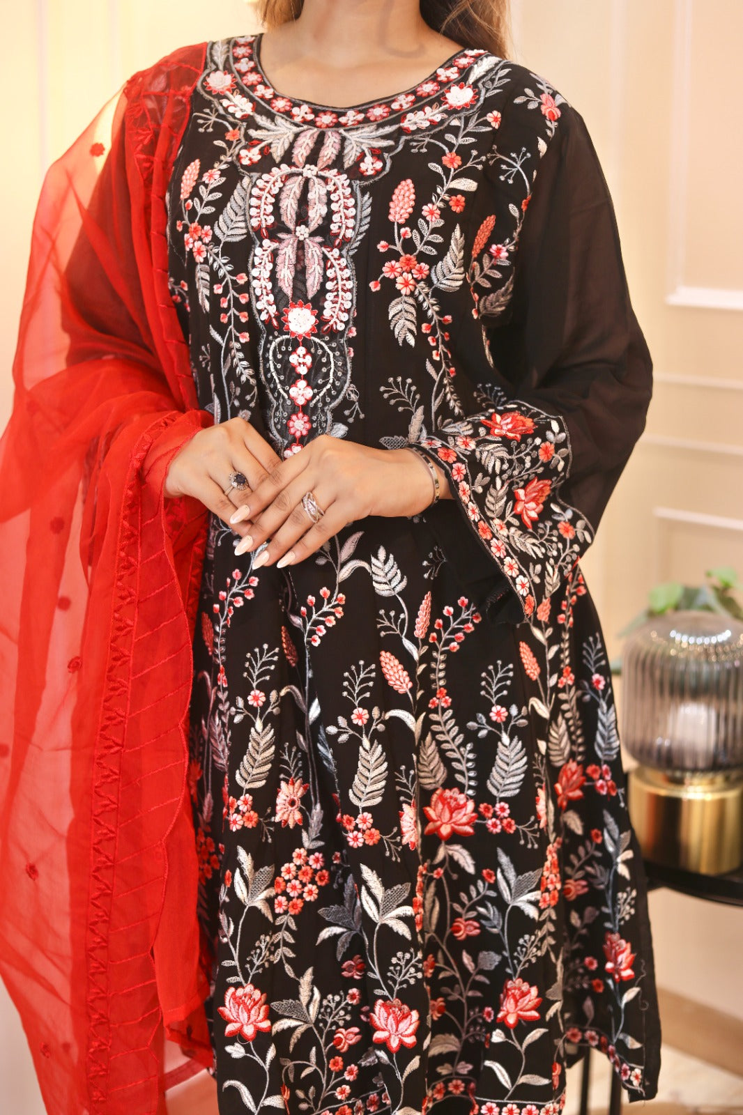 Raat Rani – Midnight Blossom Elegance